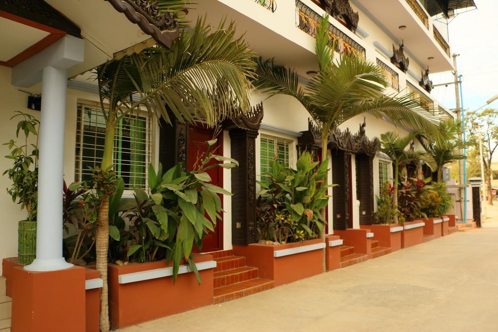 Mandalay White House Hotel Exterior photo
