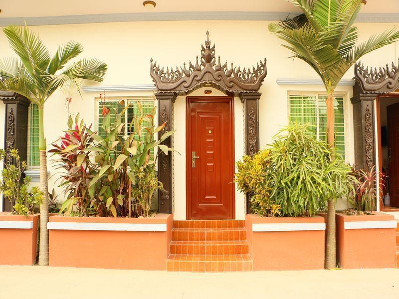 Mandalay White House Hotel Exterior photo
